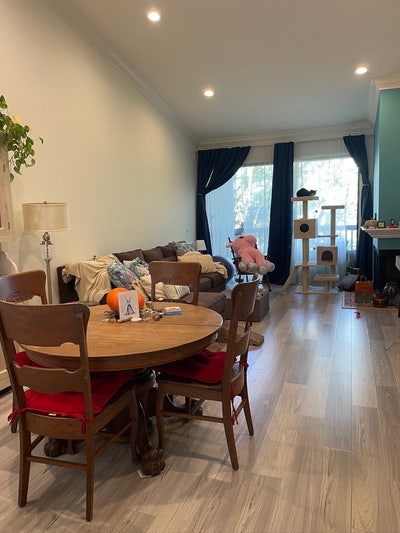 2 bed/bath condo 1,300/mo available now! Main Photo