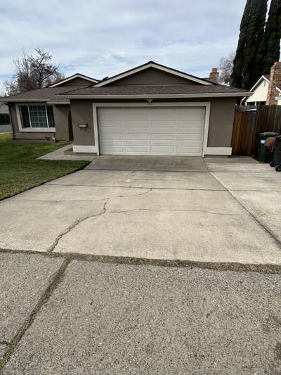 Furnished room in furnished house Main Photo