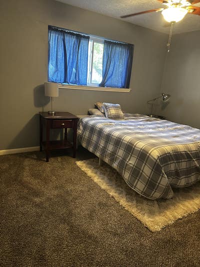 Furnished room with optional den available  Main Photo