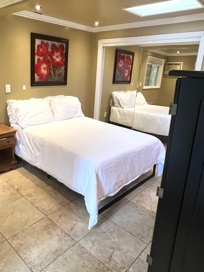 Wow! Furnished Detatched Private Studio  Main Photo