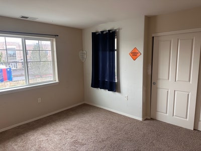 Private unfurnished bedroom with private bathroom Main Photo