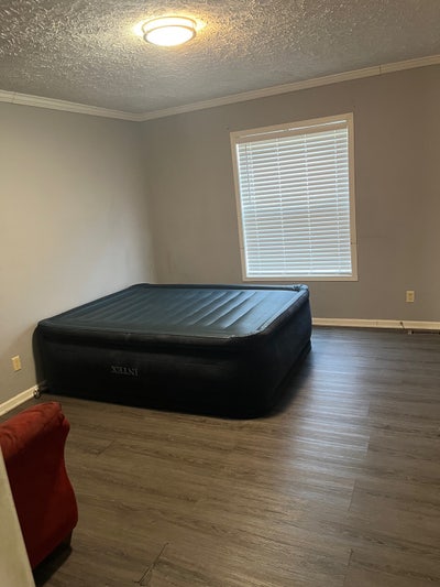 Looking for a roommate. 4 bedroom/2 bathroom house Main Photo