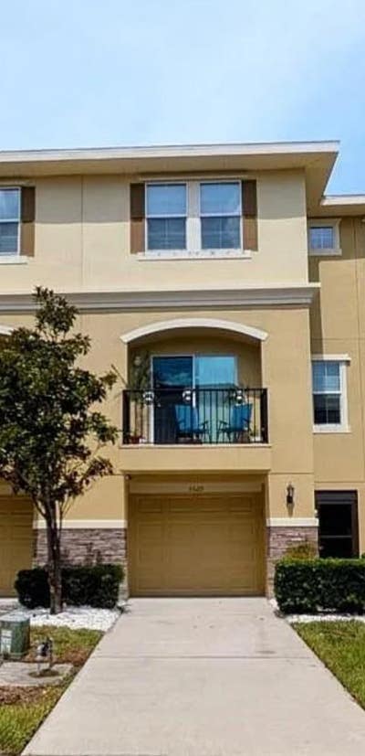 Junior Master Bedroom w/ En-Suite Bathroom Main Photo
