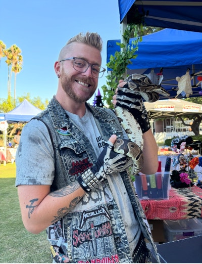 Room wanted in Costa Mesa  Main Photo