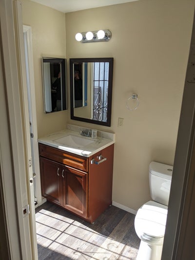 132 sq ft. bdrm w/ 14 sq ft. closet + 1/2 bath Main Photo