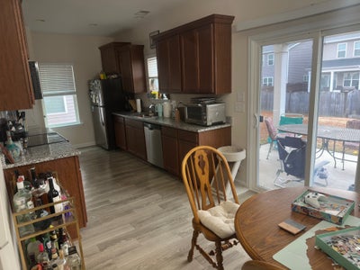 Looking for Roommate Main Photo