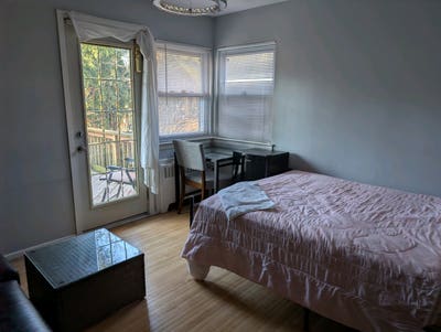 Beautiful room and a nice house Main Photo