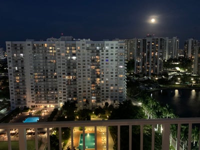 Luxury room for rent $1500 (prefer men) Main Photo