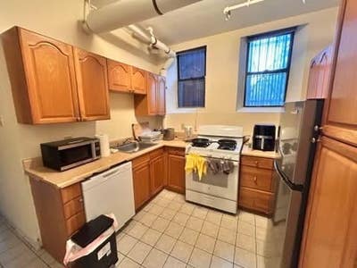 $1600/mo, Private bedroom in 3-bed in Fenway Main Photo