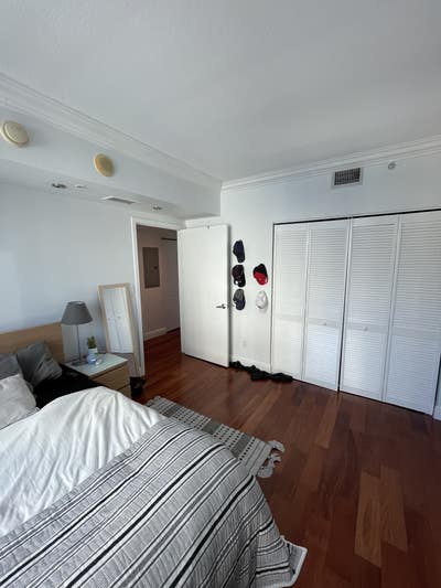 Private Room in Modern Apt | Young Professional Main Photo