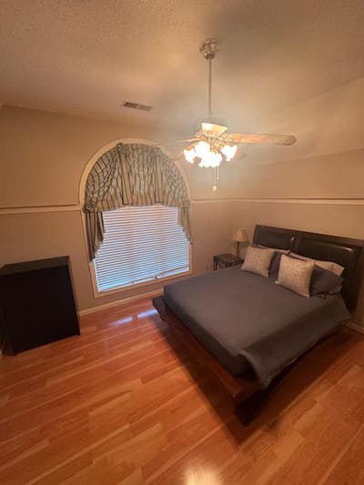 Beautiful Home in Germantown  Main Photo