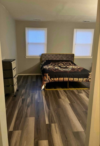 Large 1 BR with Den  OFFICE  DR  LR  more Main Photo