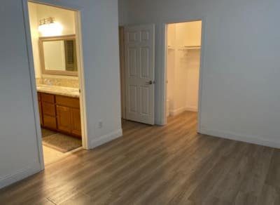 Private room with bathroom inside  Main Photo