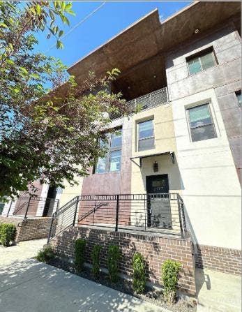 Don’t miss this unique blend of comfort Main Photo