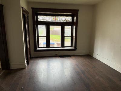 447 apt c Main Photo