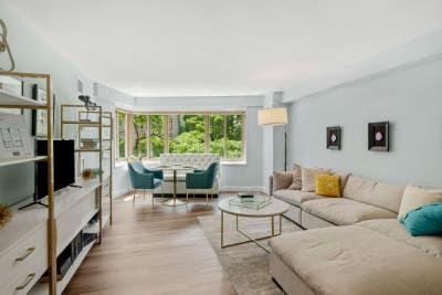 Lakeside Oasis: Spacious 1 Bedroom in the Heart of Main Photo