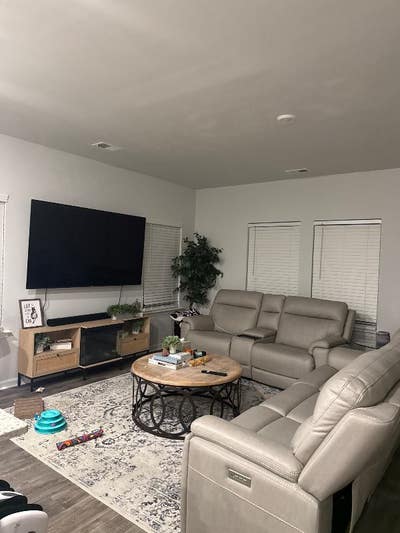 Cozy 1 Bed Townhouse Room | 1 Bath | North Charle Main Photo