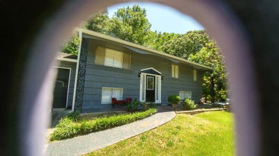 Nice bachelor pad basement apartment for rent  Main Photo