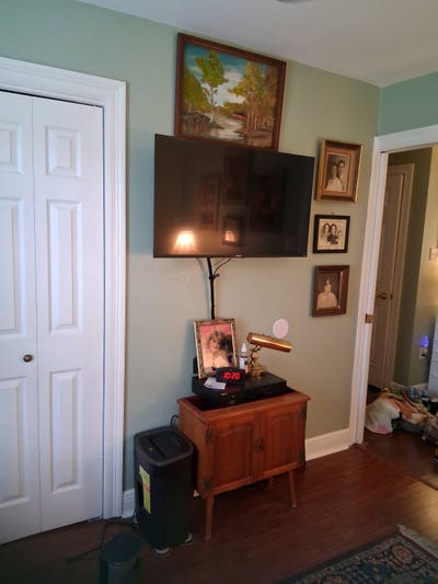 The bedroom and bathroom Main Photo