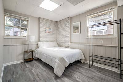 Clean and Quiet House  Lots of  Free Amenities ℹ️  Main Photo