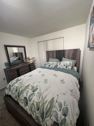 2 bed apartment to share Main Photo