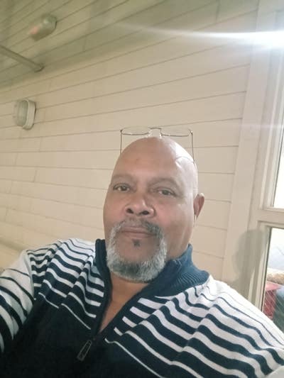 64 year old Male seeks a large room Main Photo