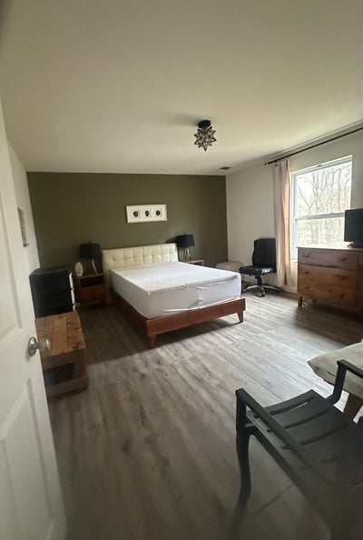 Cozy Furnished Room for Rent  Main Photo