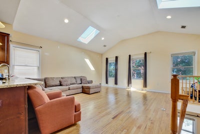 Private 1bedroom available  Main Photo