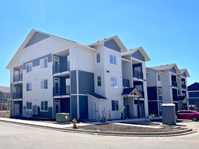 Looking to sublease our 1B1B in Orchards Main Photo