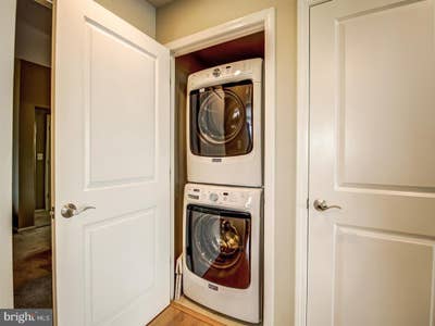 Private Ensuite Room in Luxury High-Rise | All Uti Main Photo