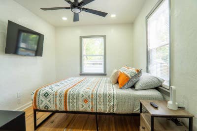 Room for Rent_$Month_Utilities & High_Speed Inter Main Photo