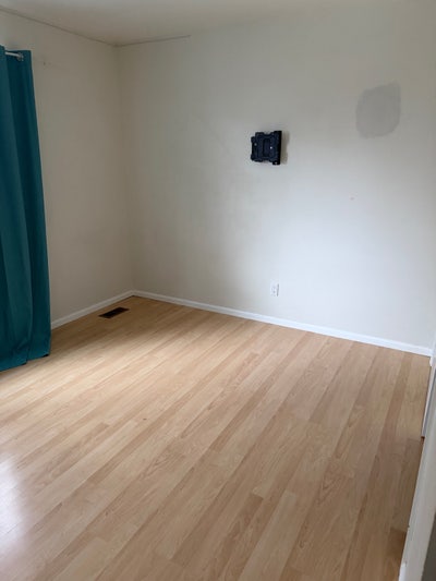 Upstairs room available Main Photo