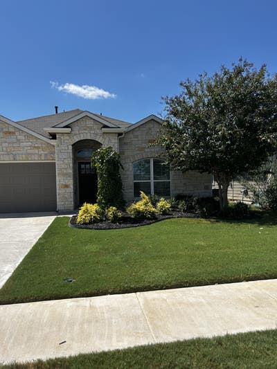 Private one bedroom and shared bath Main Photo