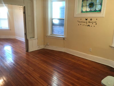 Beautiful Room 1 Mile from Journal Square Main Photo