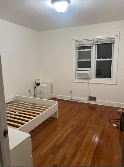 Syosset Furnished Private Room w/ Shared Bath Main Photo