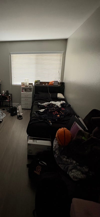 A room for rent available in Glendale, CA Main Photo