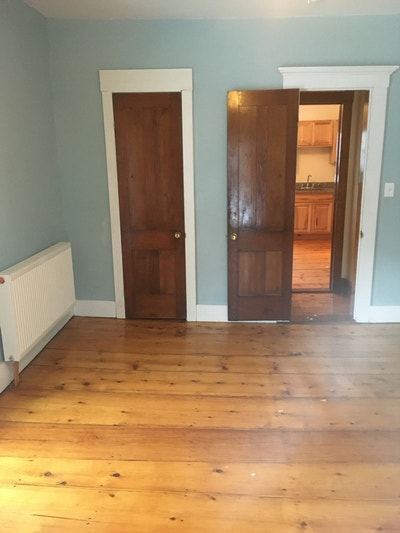 Beautiful 2nd floor apt granite kitchen river view Main Photo