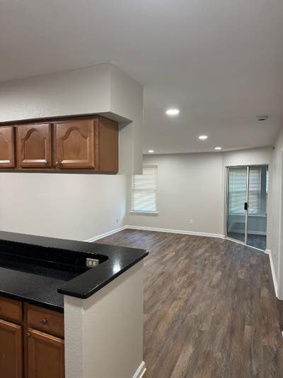 One BR 1 bath apartment  Main Photo