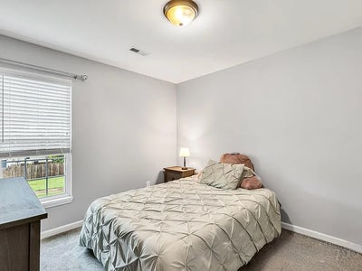 Private room & bath Main Photo