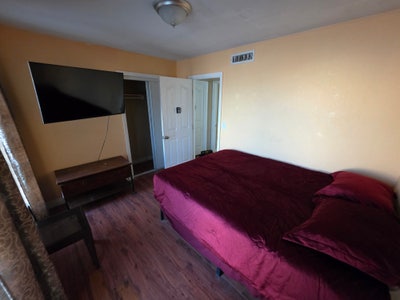 LAS Furnished Room Available Main Photo