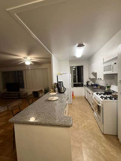 Private Large Room W/Bathroom  Main Photo