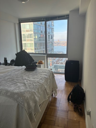 Sunny double bedroom with private bathroom  Main Photo