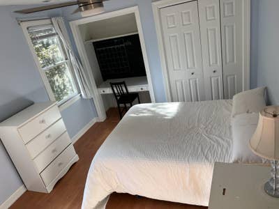 Furnished bedroom ready to move in Main Photo