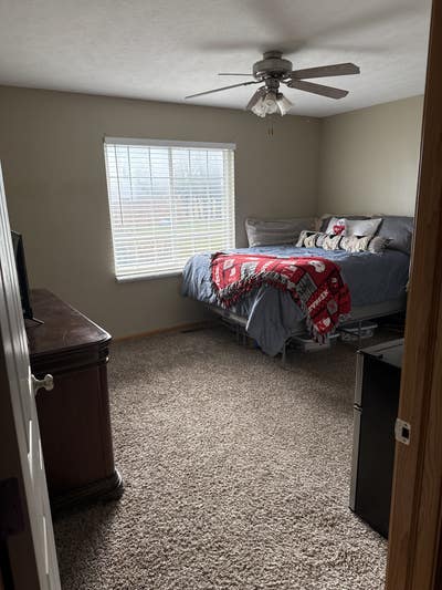 Roommate needed Main Photo