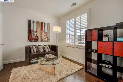 Unfurnished Room in Gated Community by Usc Med Main Photo