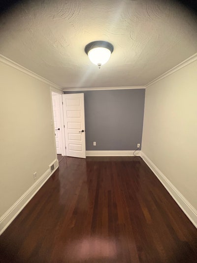 Bedroom in a cute Cranford Apartment Main Photo