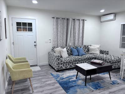 As a your own house, warm, cozy, family room Main Photo