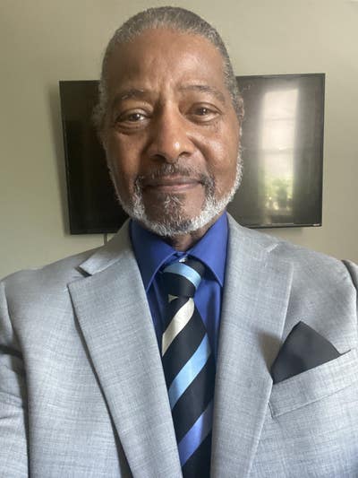 Professional Male seeks a small or large room Main Photo