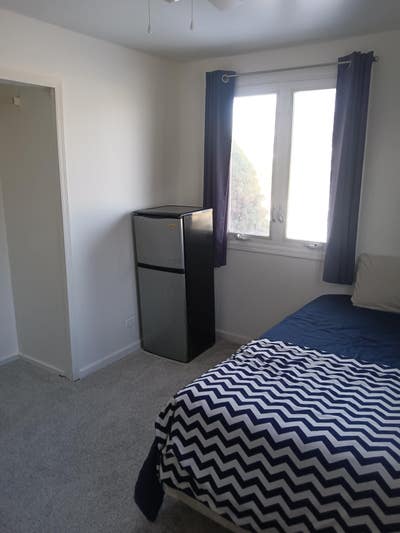 Room for rent in Crestwood, IL (females preferred) Main Photo