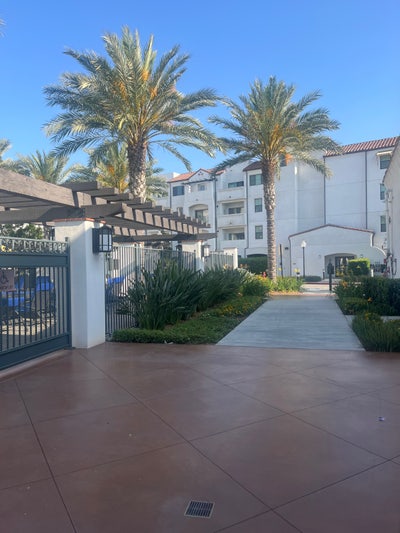 Extra room w/ private bathroom at the Paseos  Main Photo